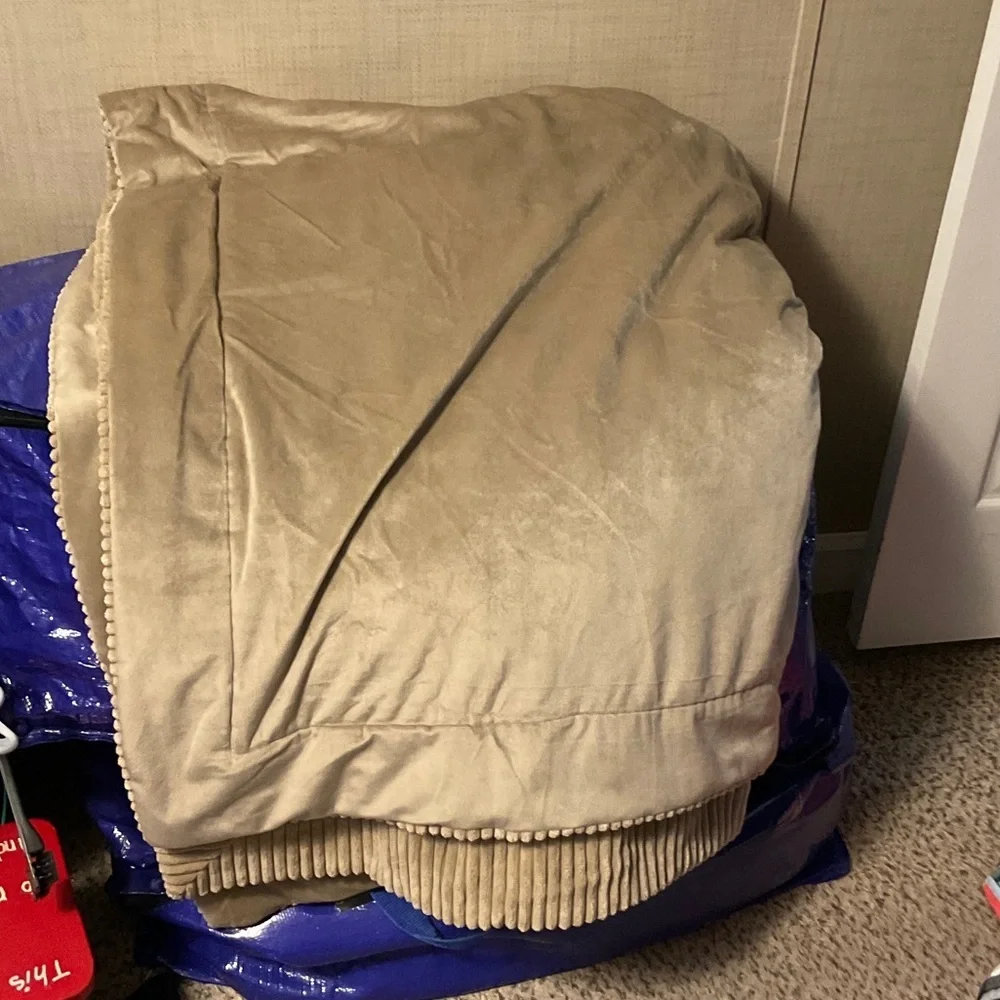 Luxurious Tan Throw Blanket